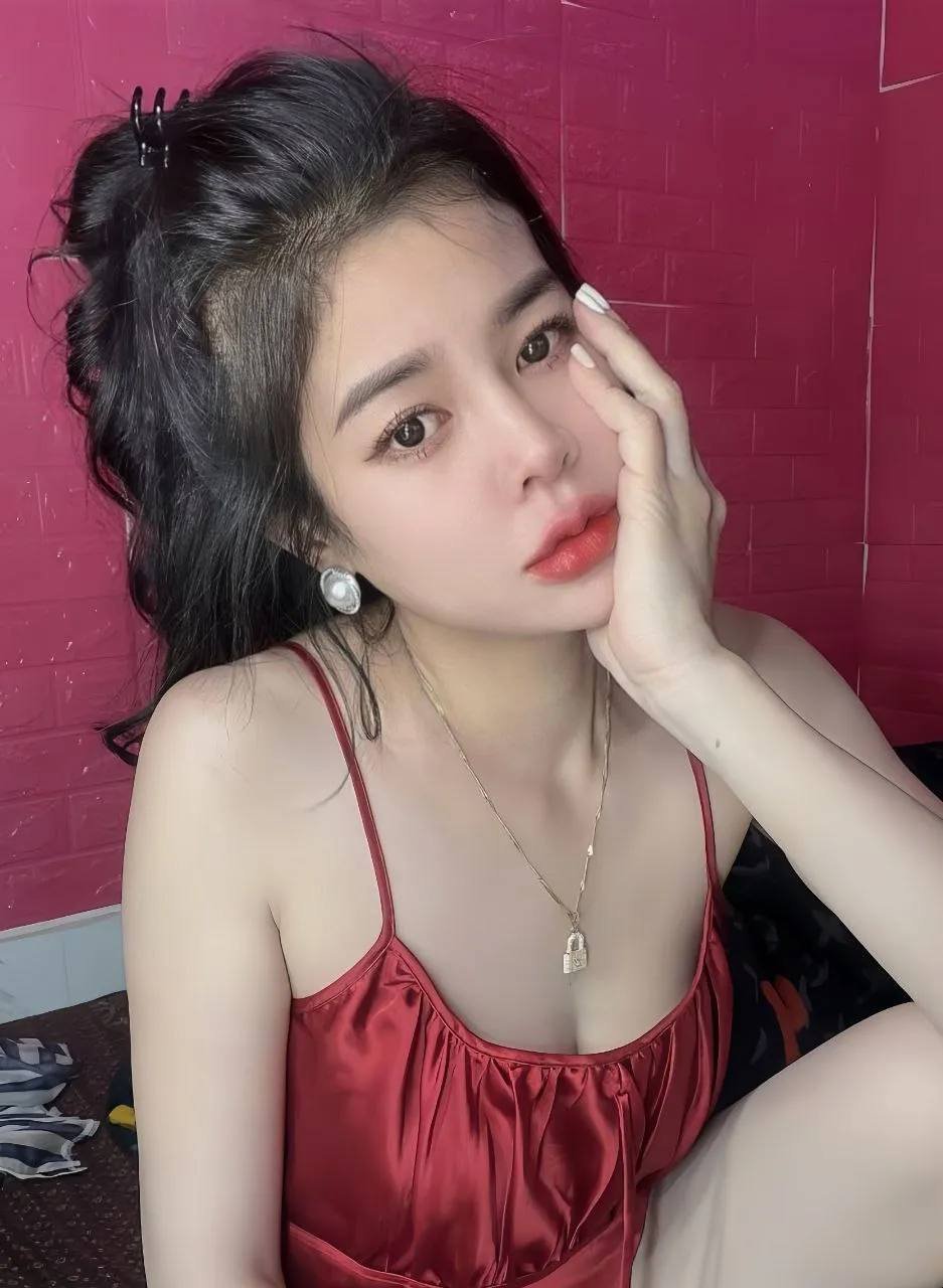 Call girl available at The Horizon Residences